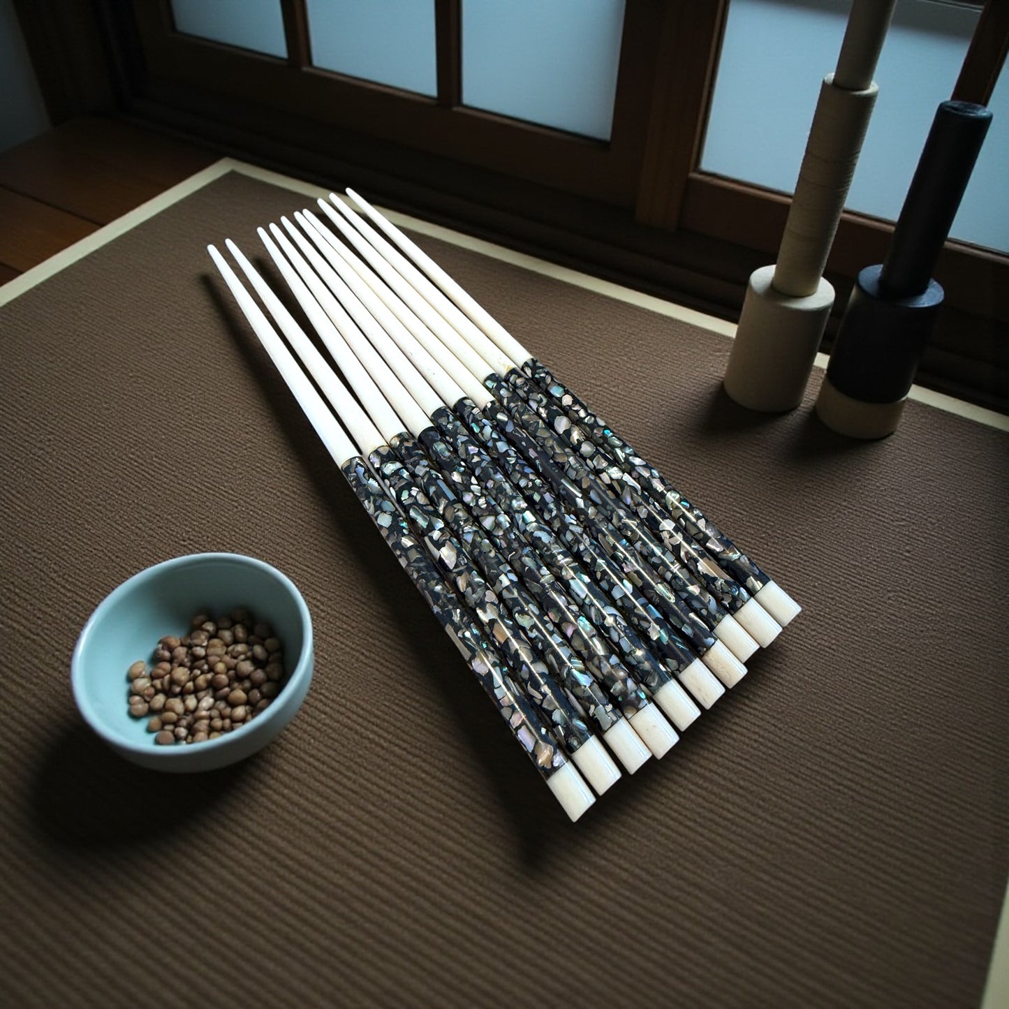 Set bacchette da tavola in osso levigato e madreperla, 70s-80s 12 pz