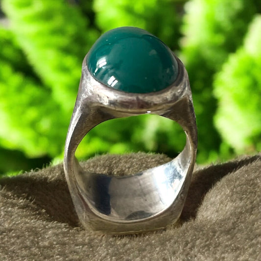 Anello di design in argento massiccio anni ‘70, prob. Calcedonio