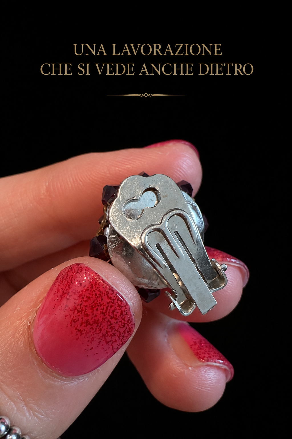 Orecchini clip in cristalli, color Granato, anni 50 prob. produzione boema ￼