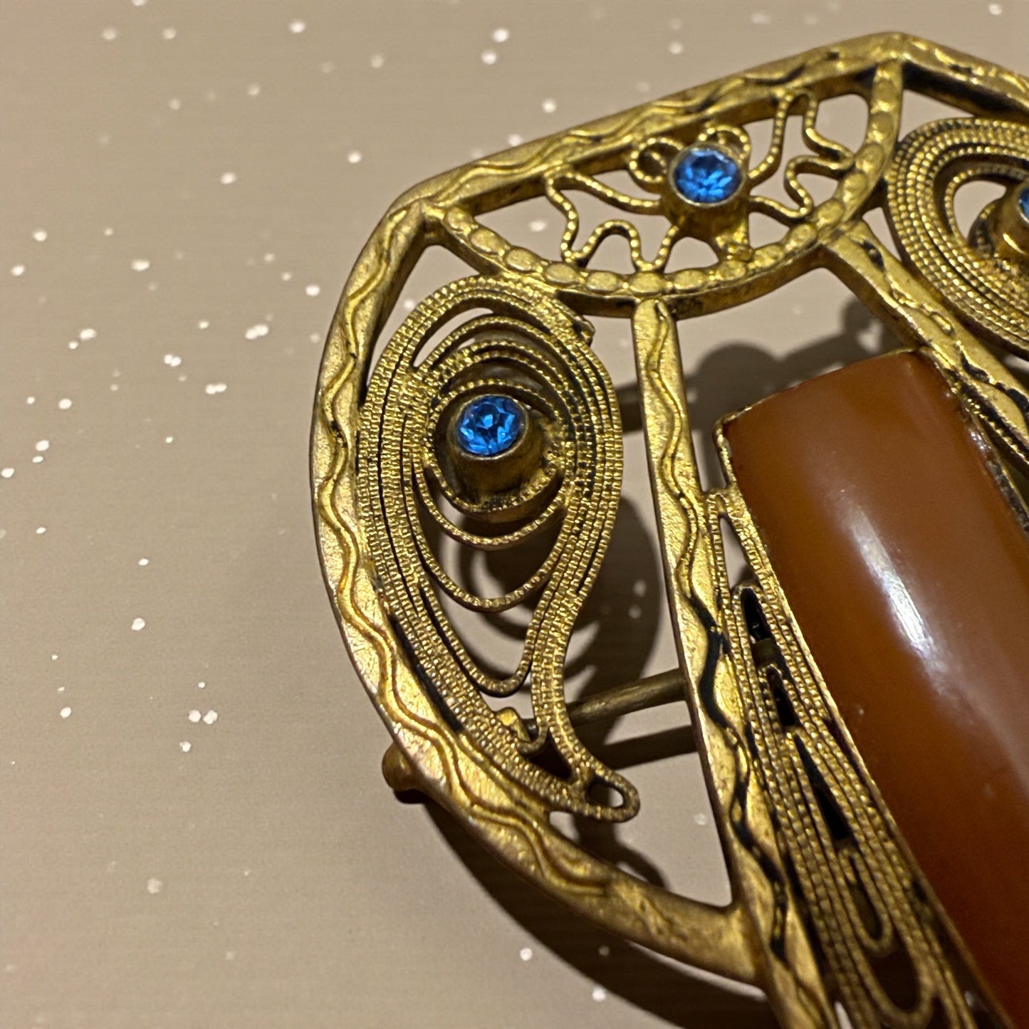 Spilla / pendente liberty in filigrana con cornalina e strass, ca anni ‘20