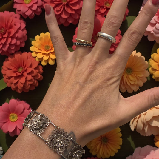 Antico bracciale, fine filigrana d’argento a motivi floreali, Dipartimento della Senna