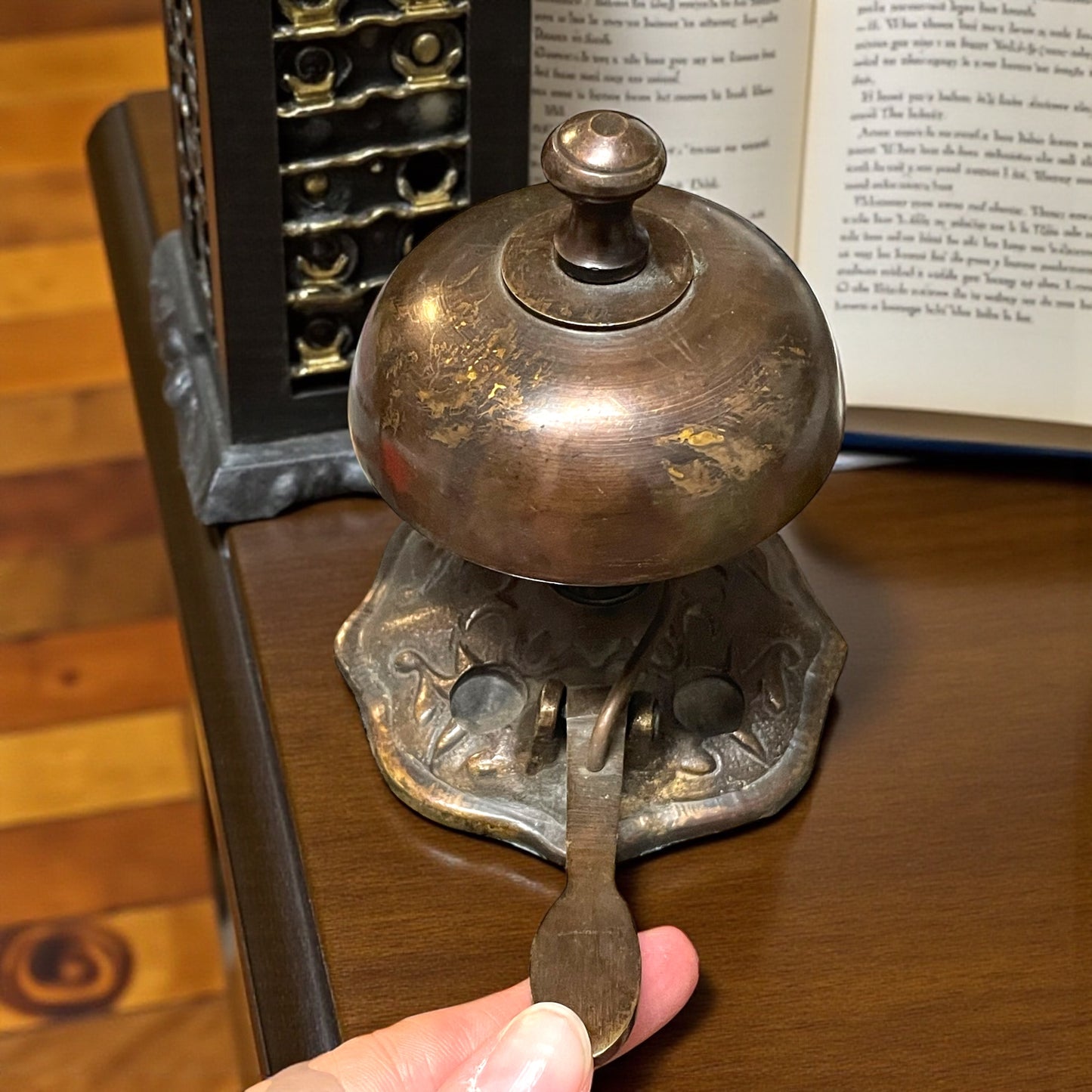 Antico campanello liberty da hall d’albergo