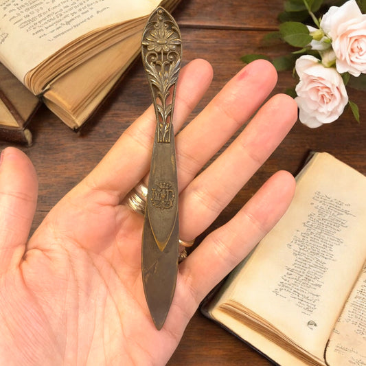 Antico segnalibro ferma pagine Art Nouveau con monogramma di Lourdes, primissimo 900.