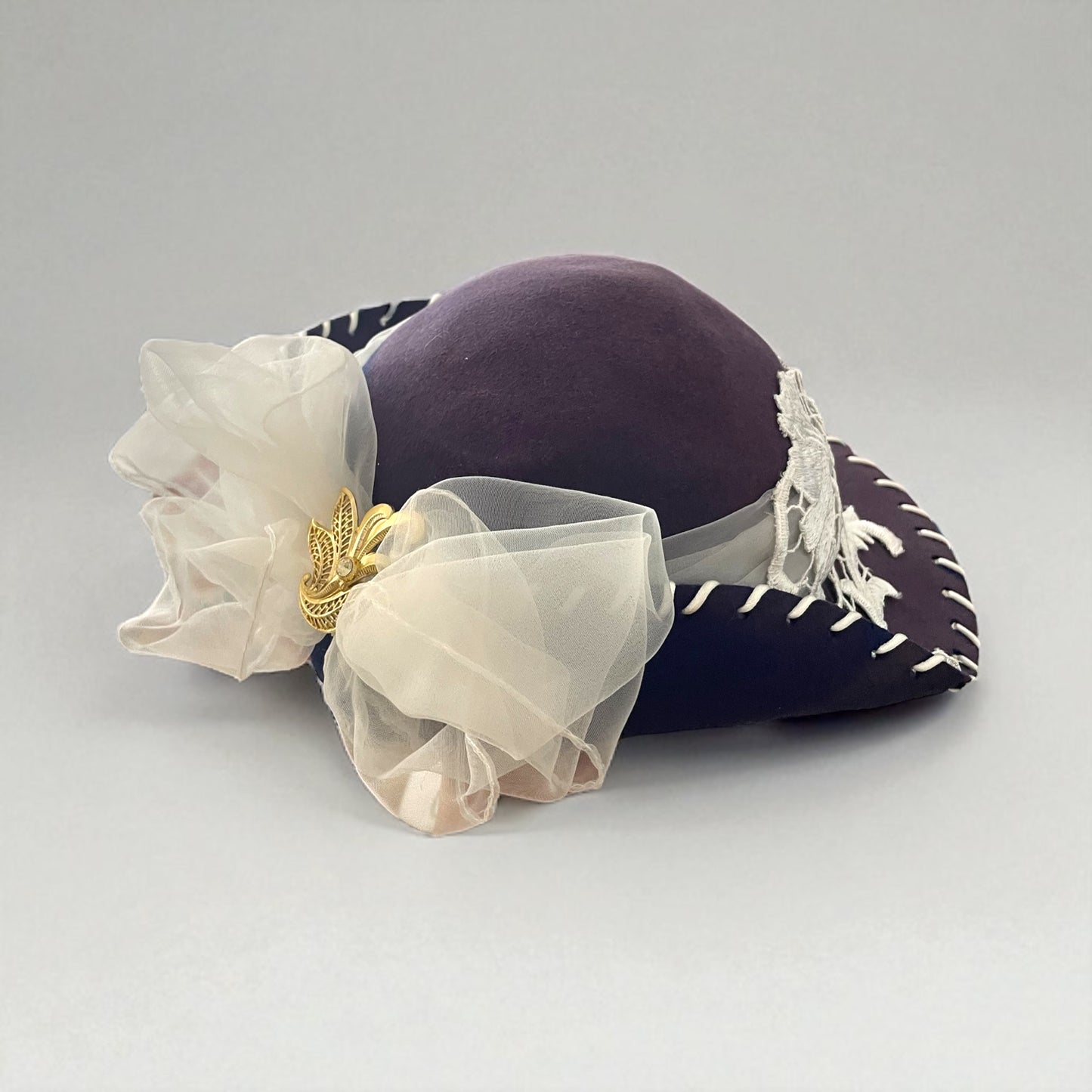 Cappellino in feltro blu viola anni ‘50 rivisitato da cerimonia