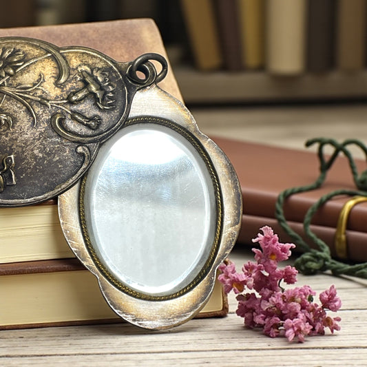 Pendentif miroir art Nouveau argento, pendente gioiello apribile firmato P. Legros 1901