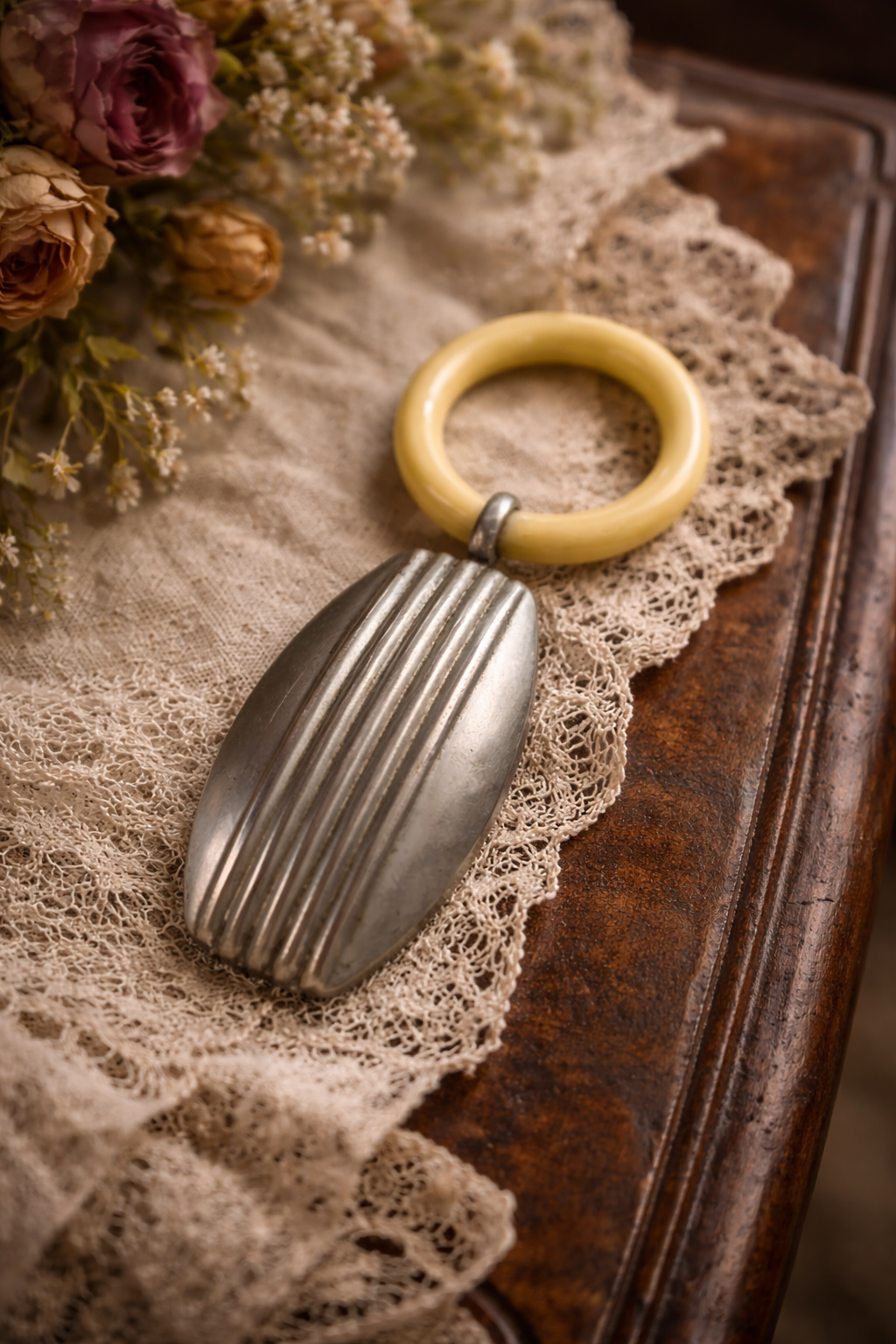 Antico sonaglio da bimbo art Déco con anello dentizione