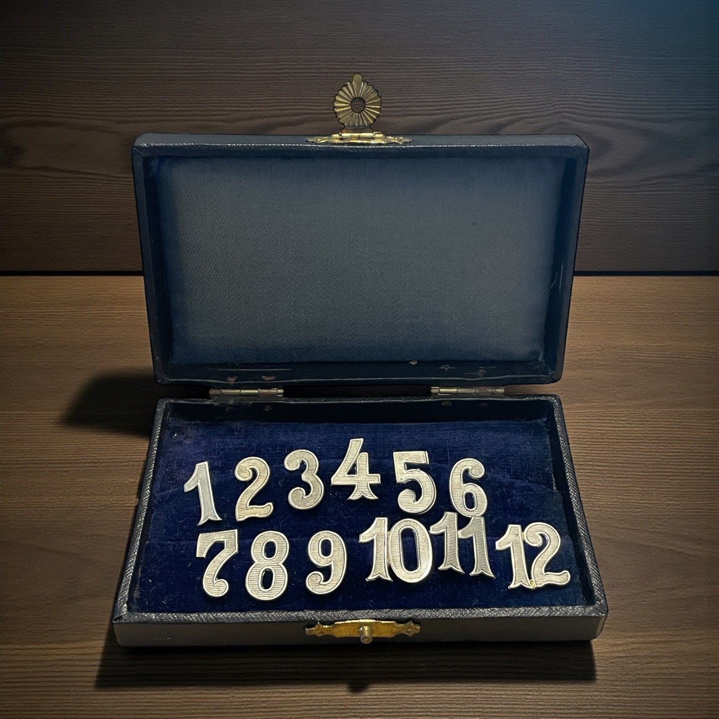 Set segna bicchieri completo in alpacca in cofanetto d’epoca, anni ‘30