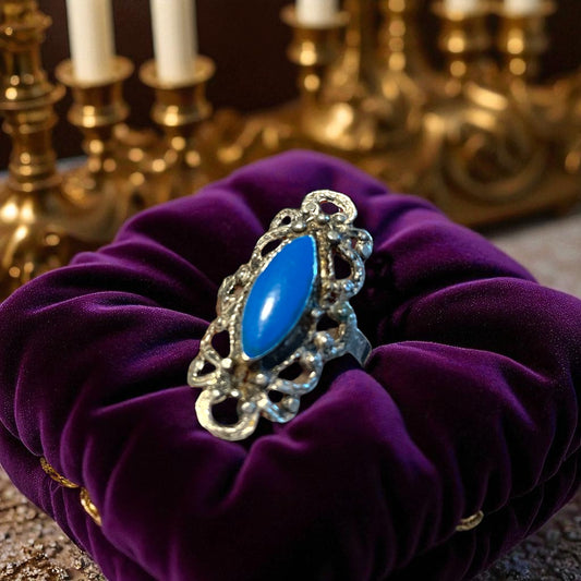 Anello argento revival barocco e smalto blu, anni ‘60