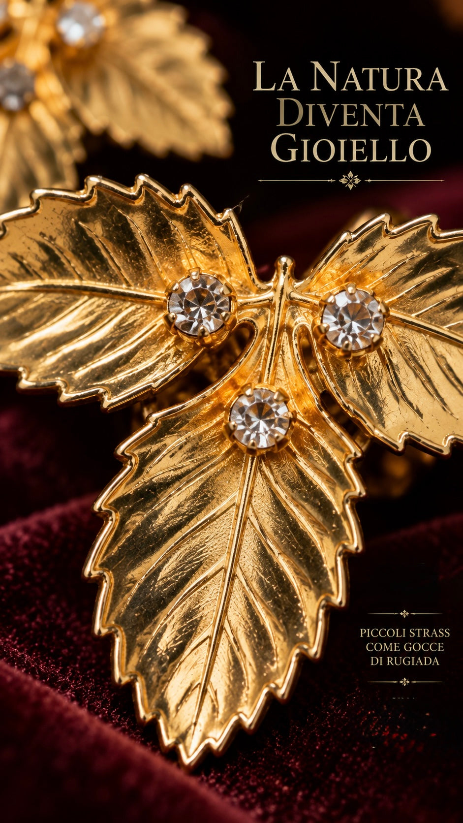 Parure gioiello vintage in metallo dorato e strass “Fragraria Vesca” orecchini clip e pendente