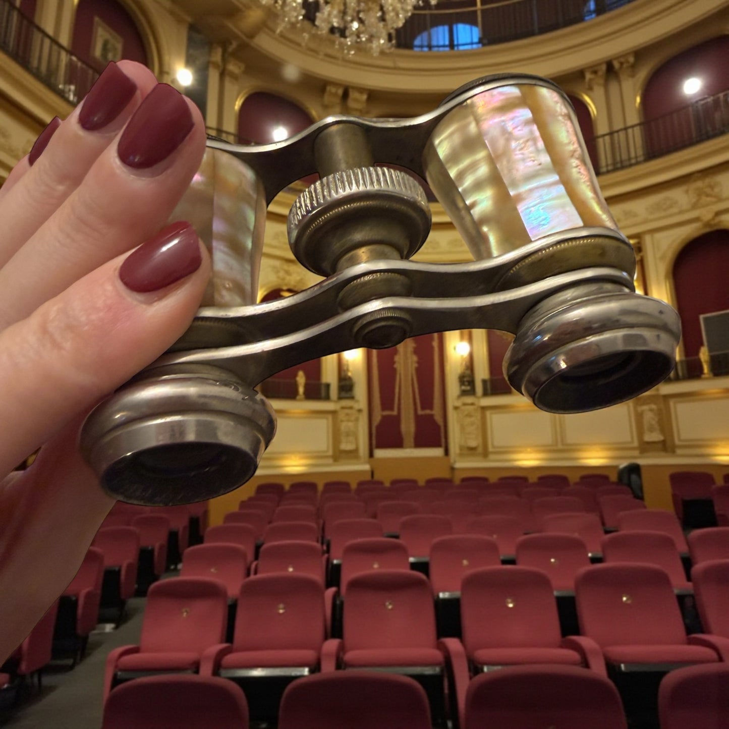 Antico opera glasses binocolo da opera Chevalier Paris fine 800 primo 900 madreperla