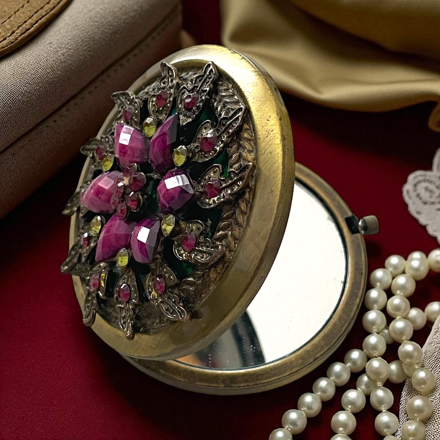 Specchietto doppio da borsetta, accessorio di lusso anni ‘50