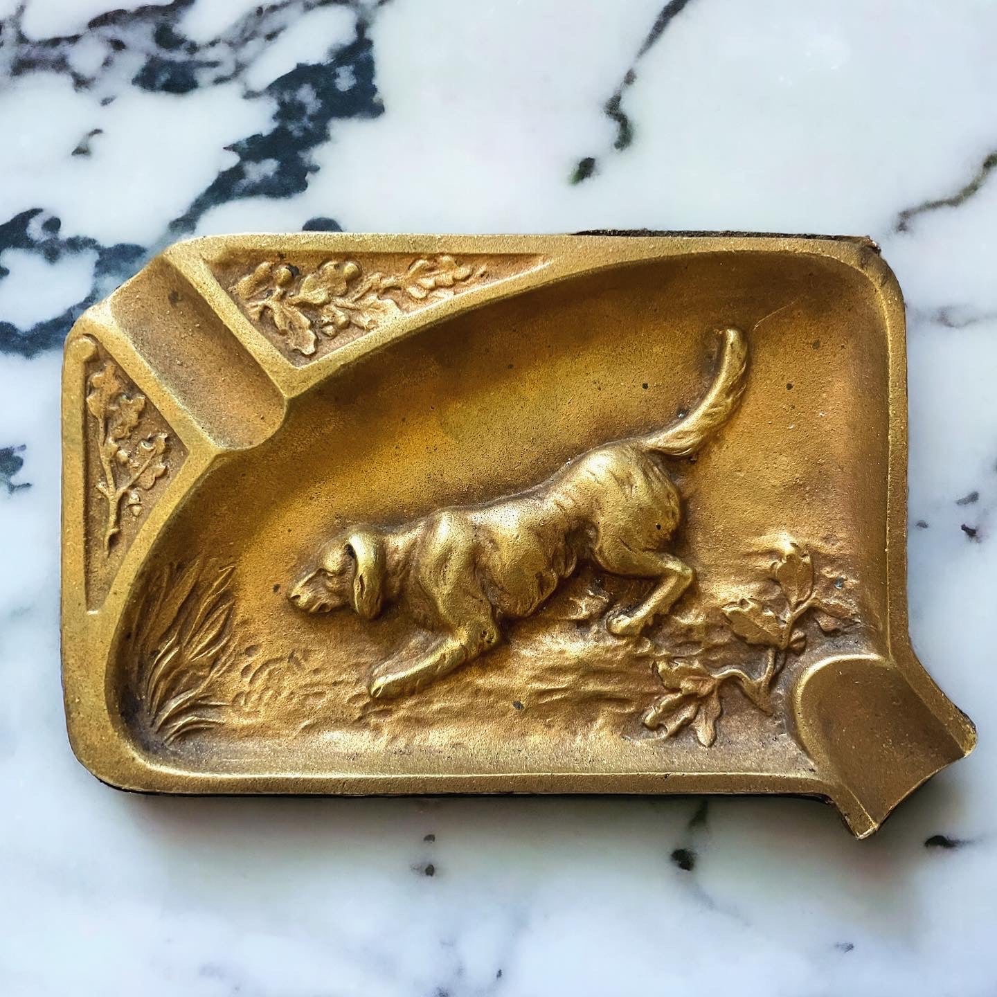 Hunting dog bronze ashtray