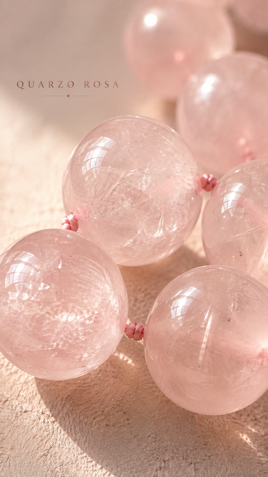 Collana collier in perle di autentico quarzo rosa infilate a mano, chiusura dorata a conchiglia, anni ‘60