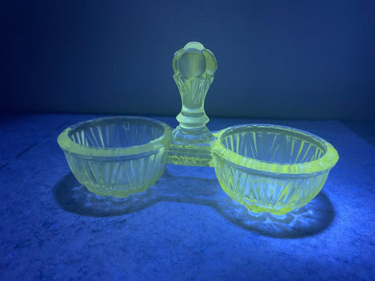 Porta sale pepe vetro fluorescente al manganese, primissimo ‘900