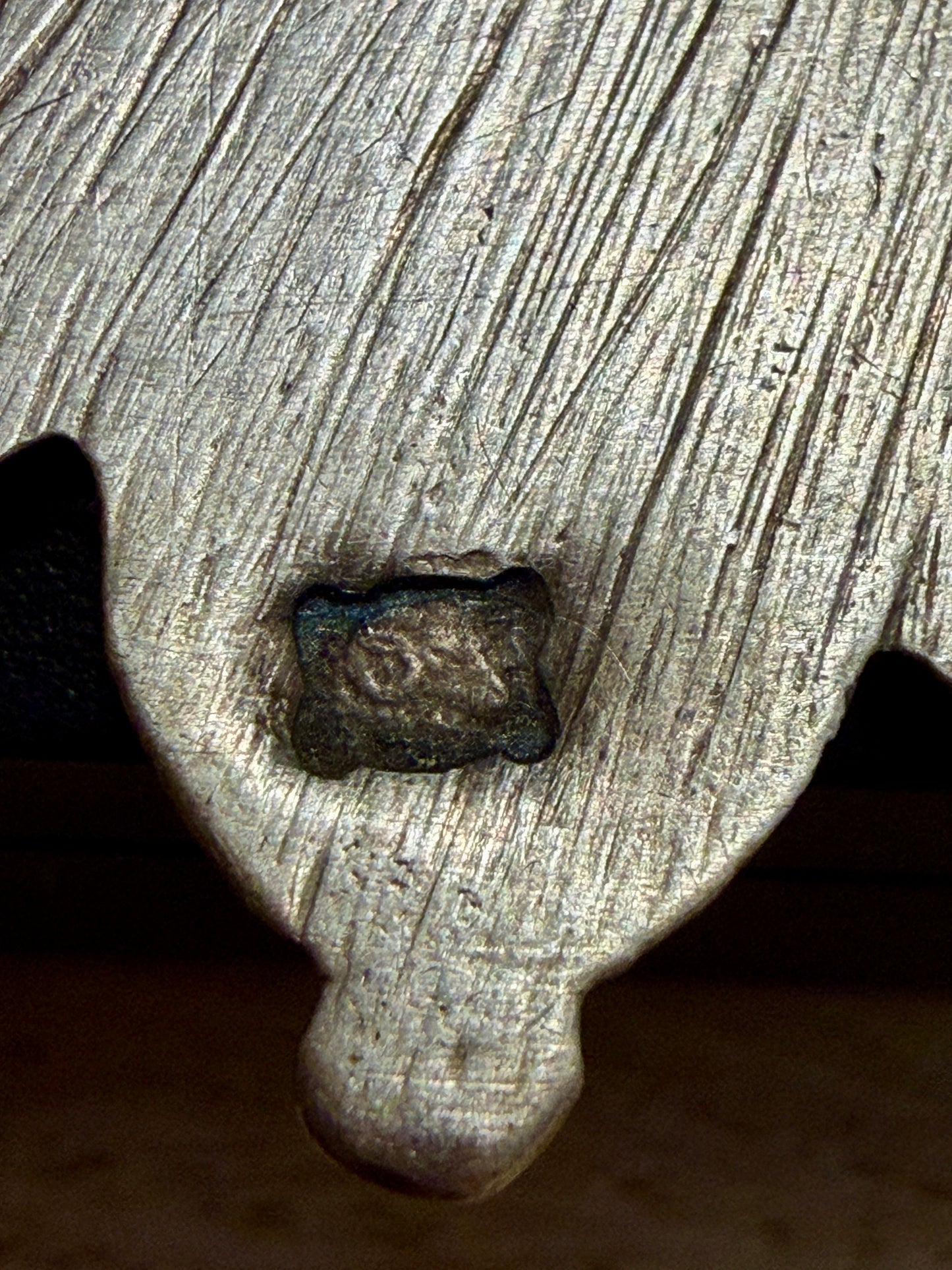 Grande fibula berbera in argento basso, punzonata a tergo, gioiello primo ‘900