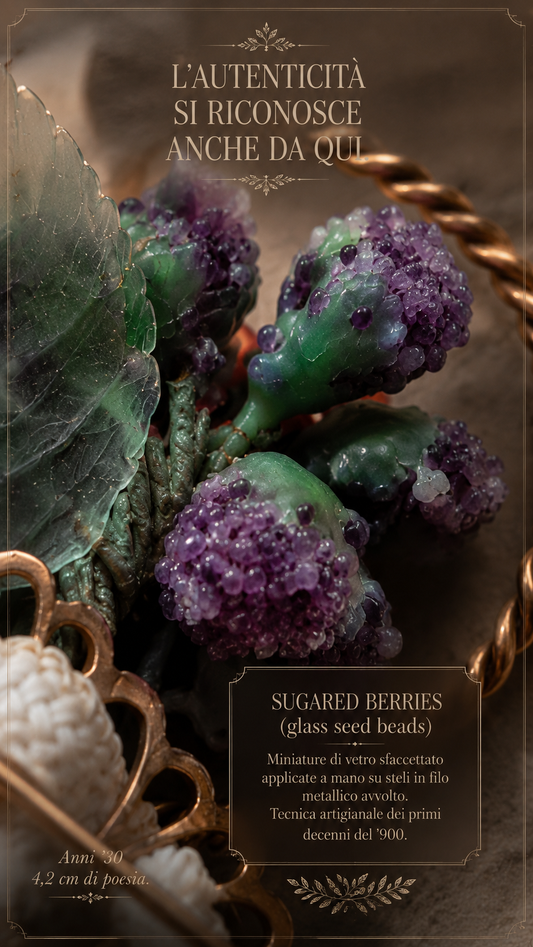 Antica spilla 30s basket brooch con sugared berries d’epoca
