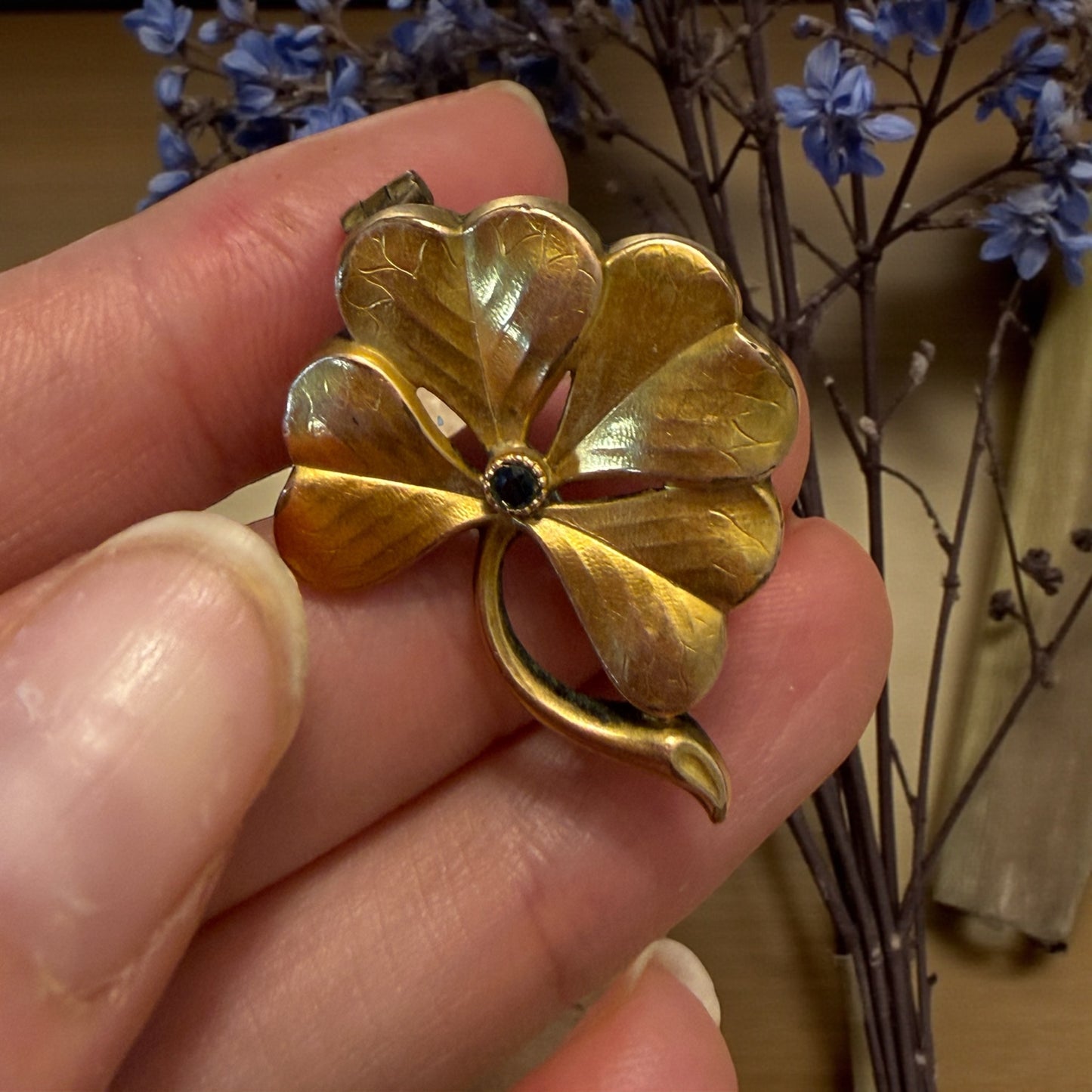 Spilla FIX placcata oro primo ‘900 a guisa di quadrifoglio