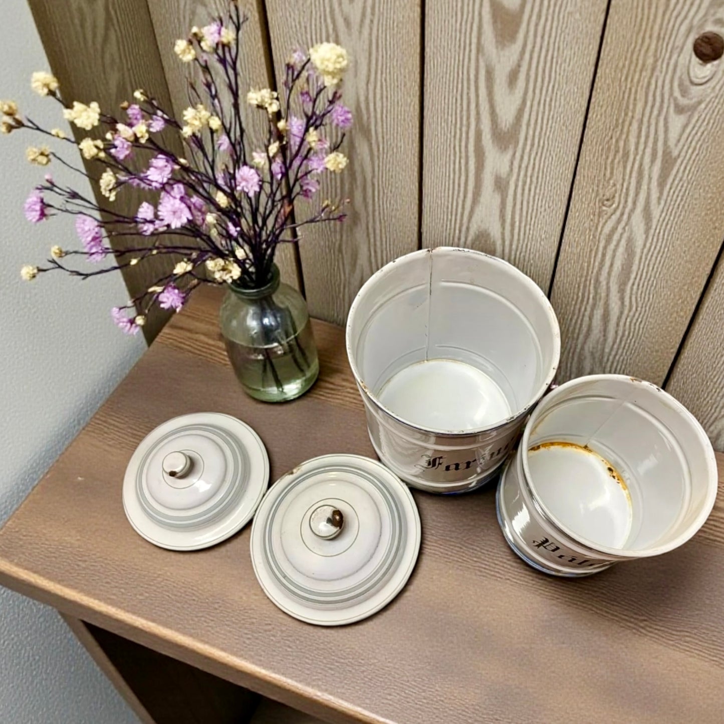 Coppia barattoli smaltati provenzali antichi da cucina, anni 20-30