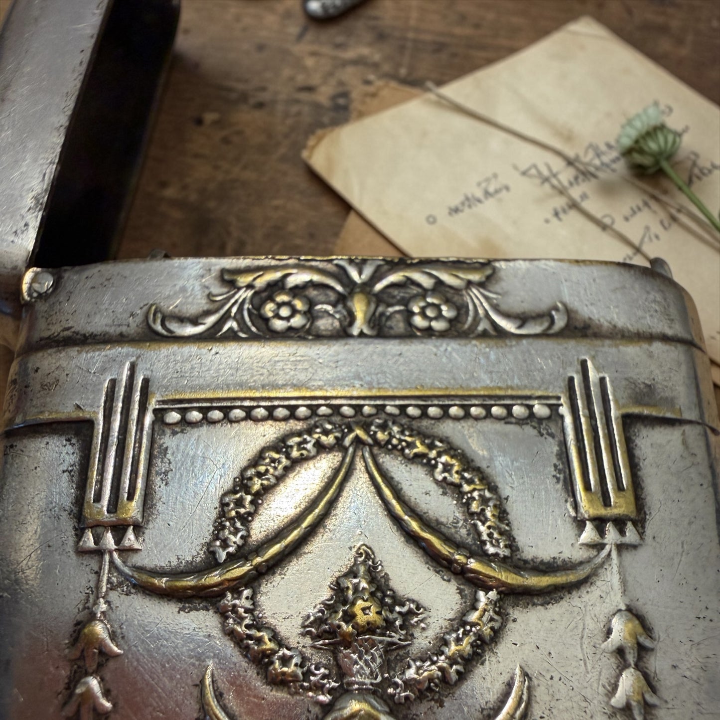 Vesta case placcato argento di fine ‘800 con Vittoria alata