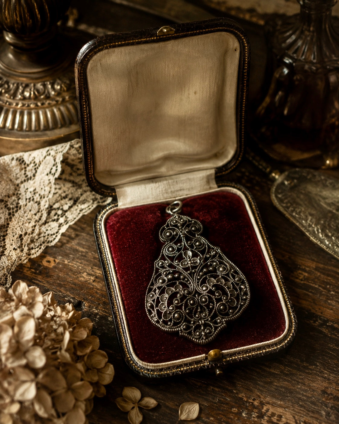 Antico pendente, gioiello, ciondolo placcato argento bifacciale con trifoglio fine ‘800 - primi ‘900