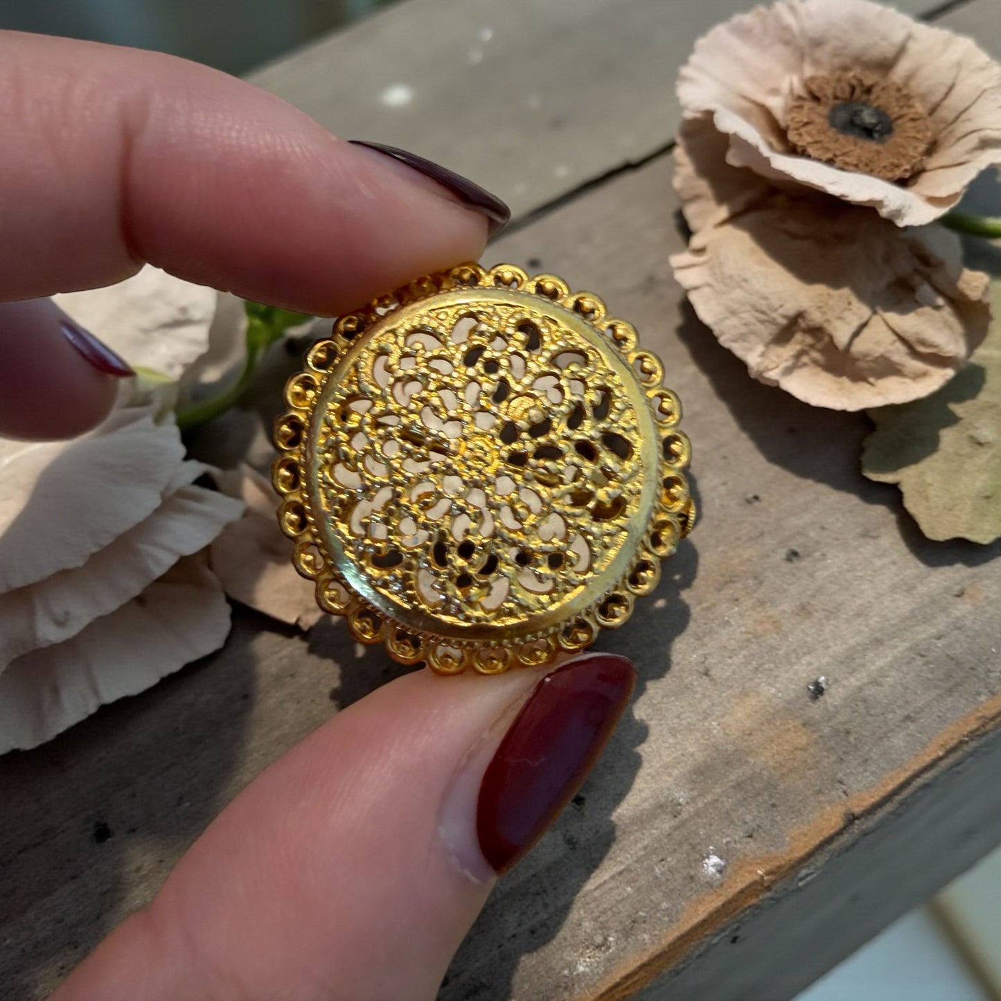 Spilla in filigrana placcata oro firmata, manifattura tedesca anni 60