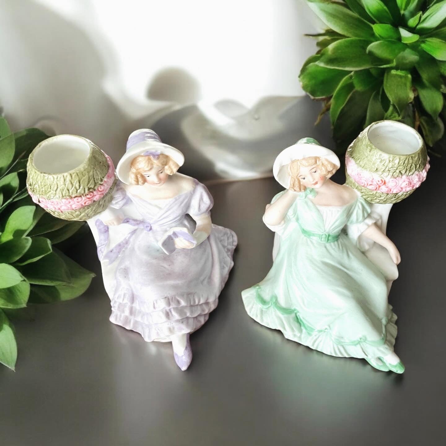 Pair of bouqueteries biscuit antique figurines