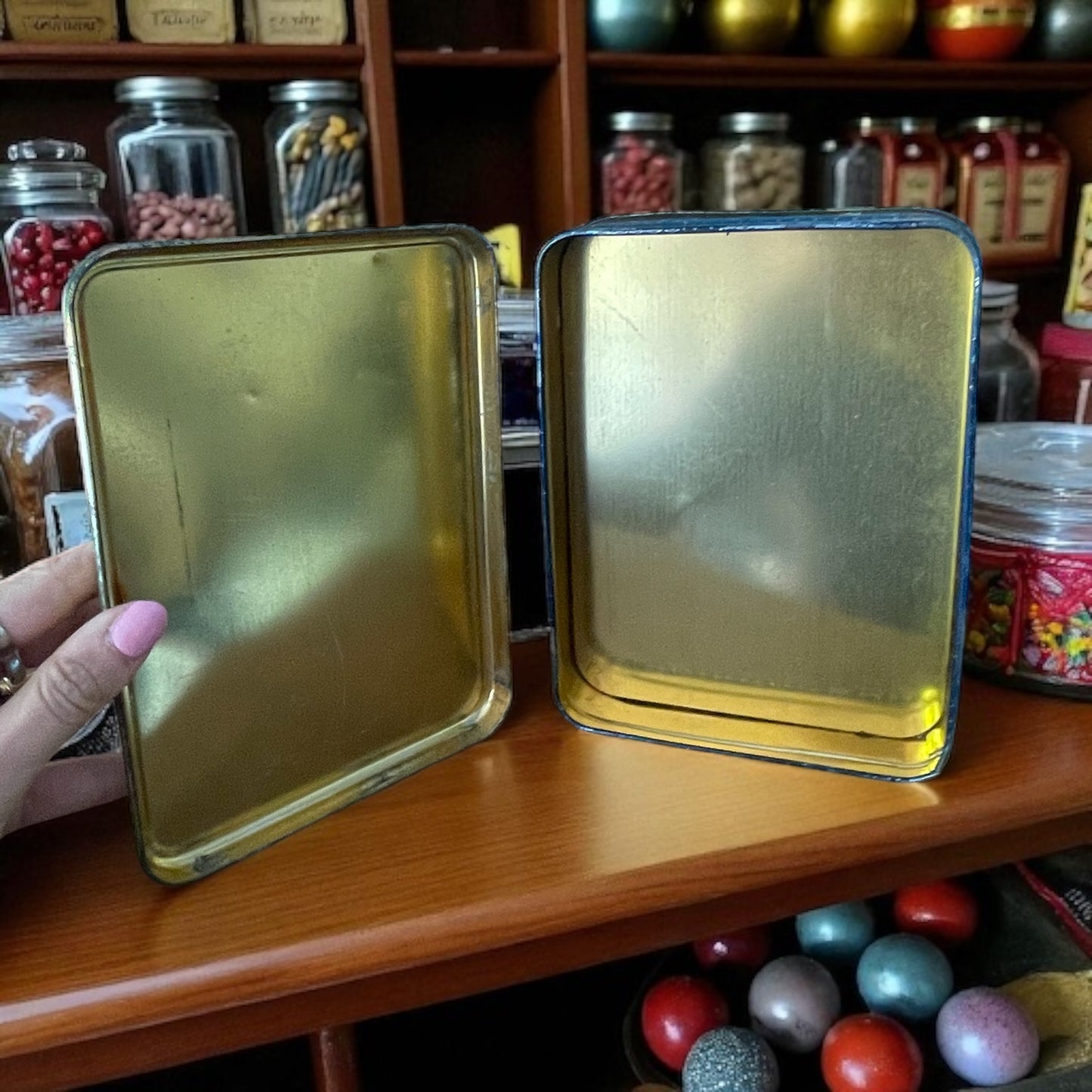 Antica scatola latta caramelle Preti primi anni ‘50