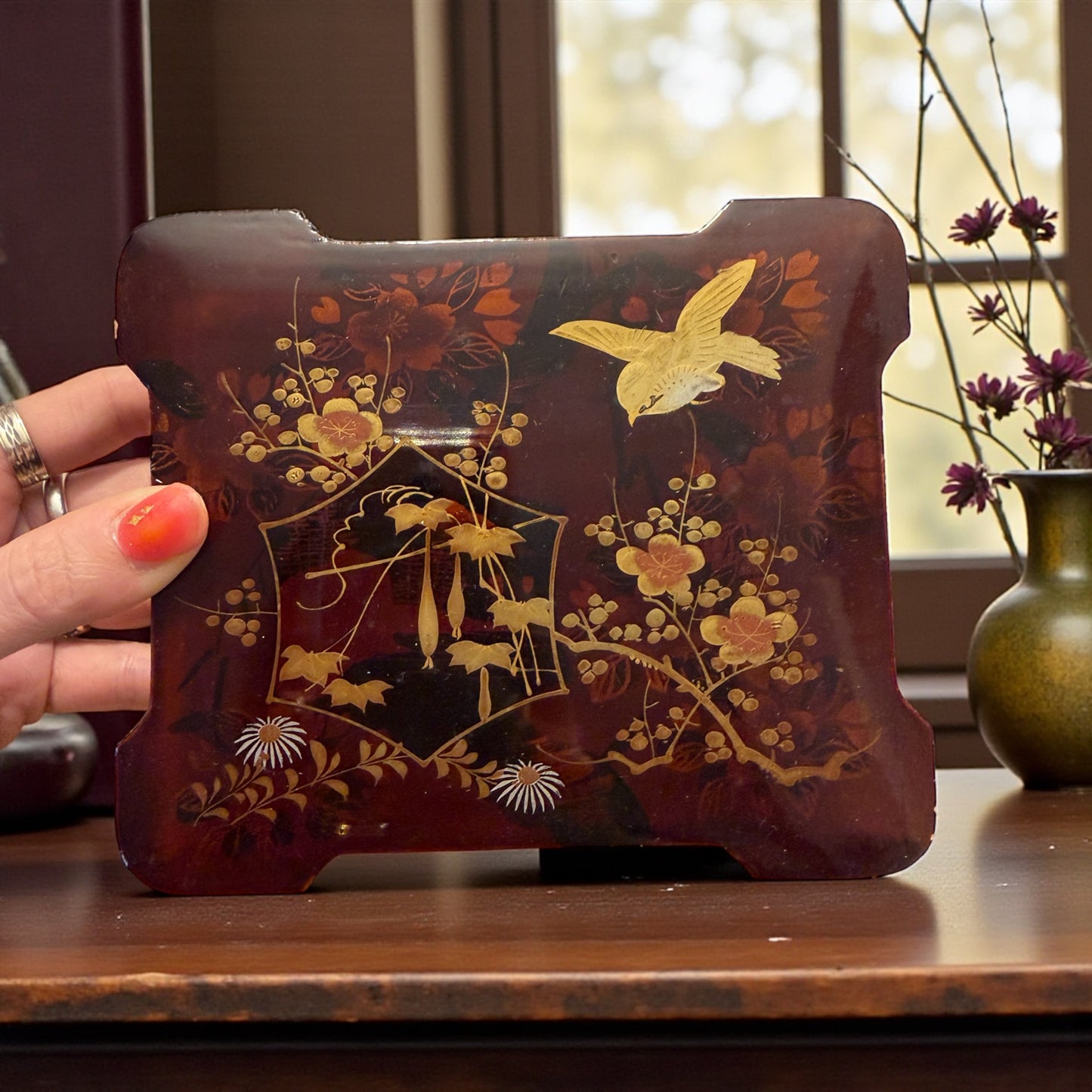 Cofanetto laccato Giapponese primo quarto ‘900 con doppia decorazione, interna ed esterna