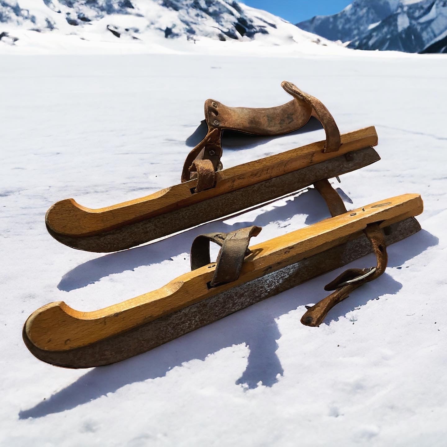 Scandinavian Ice Skis