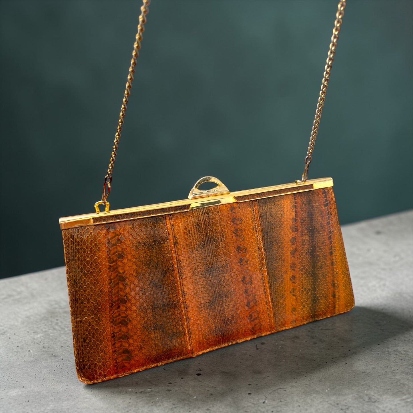 Clutch bag effetto rettile con catenella, vintage originale fine anni ‘50 - primi ‘60