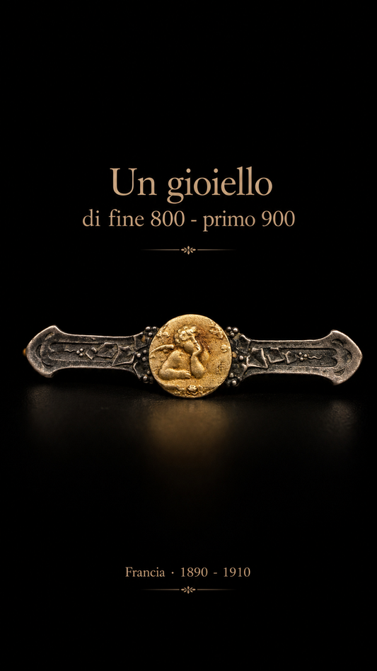 Splendida spilla in argento con medaglione e cherubino, 36 mm, Art Nouveau