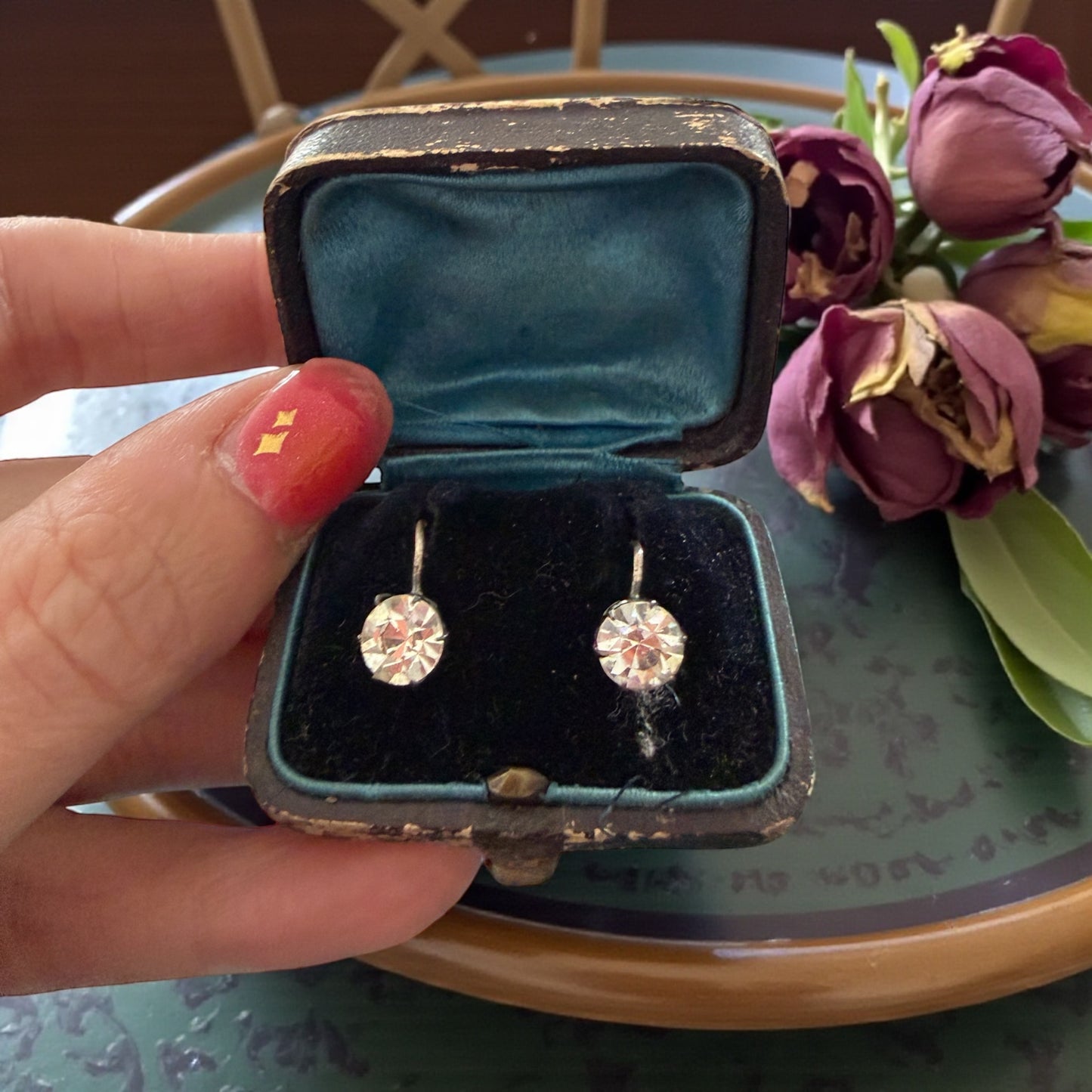 Antichi orecchini in argento taglio brillante con castone alto, completi di custodia, anni ‘20