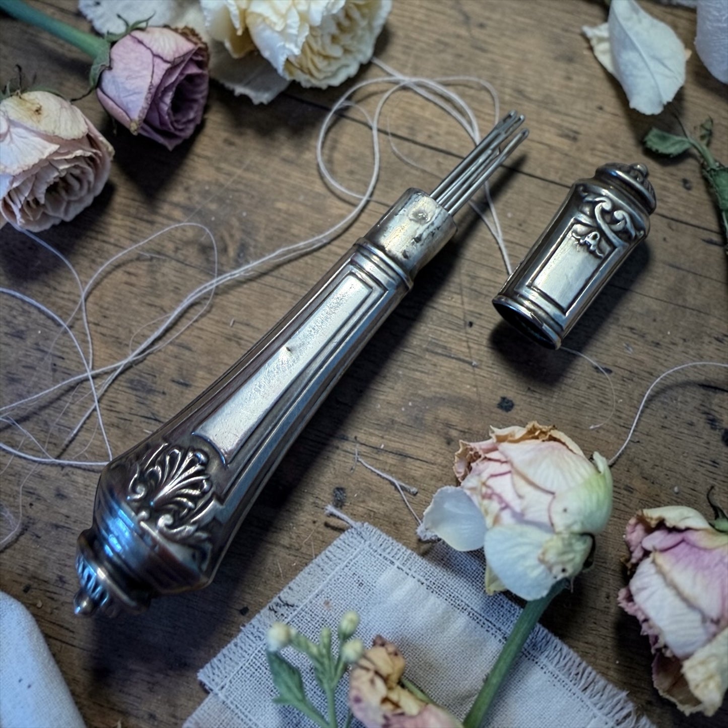 Antico needle case porta aghi neoclassico in argento ca 1880