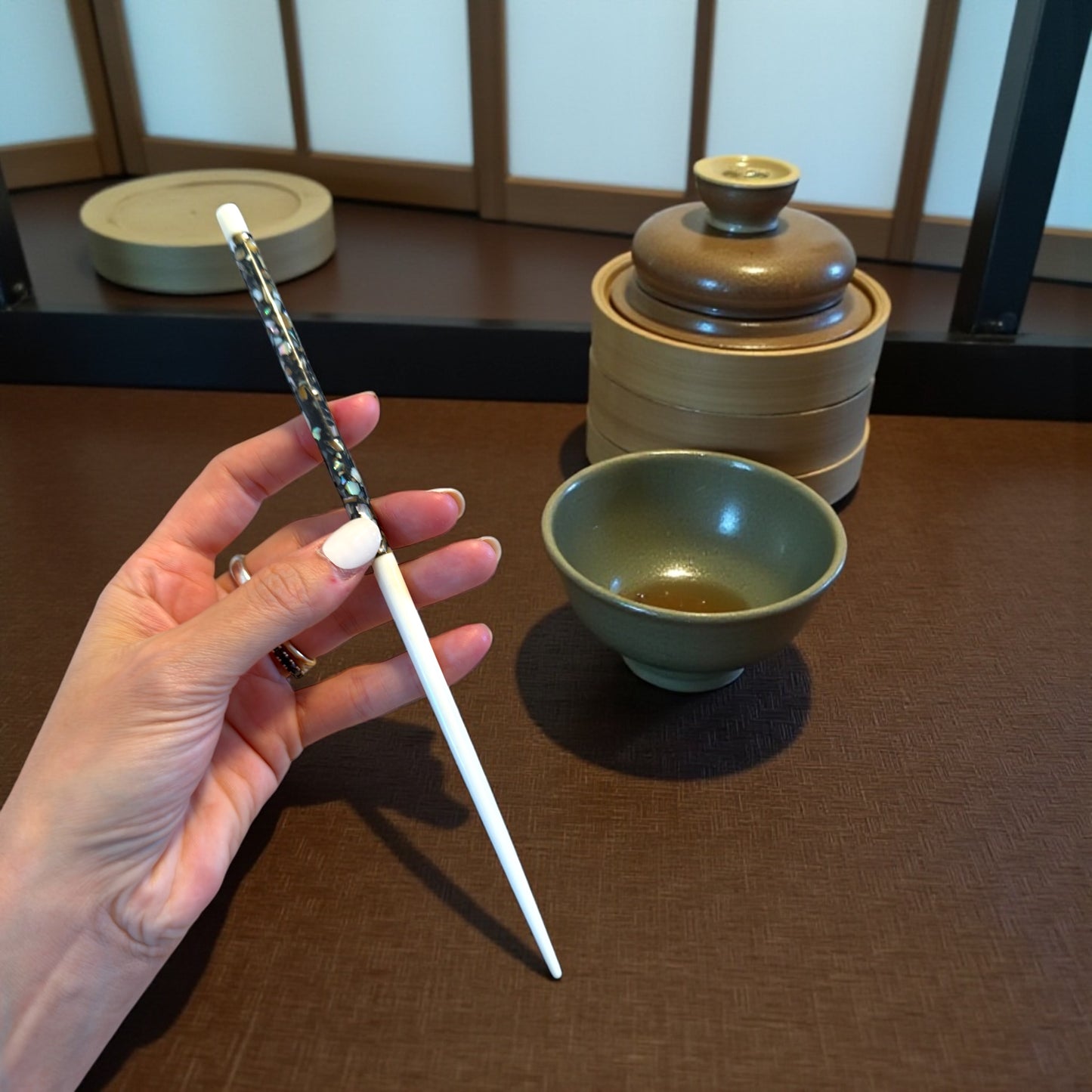 Set bacchette da tavola in osso levigato e madreperla, 70s-80s 12 pz