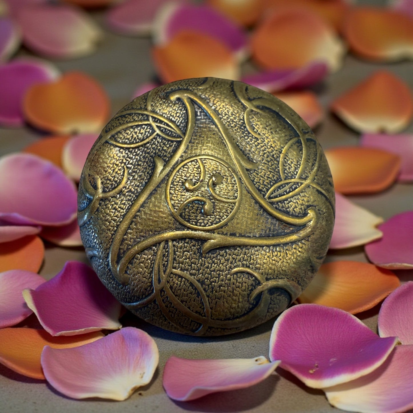 Boite de courtoisie, piccola cipriera con specchio interno Art Nouveau in stile Gallé