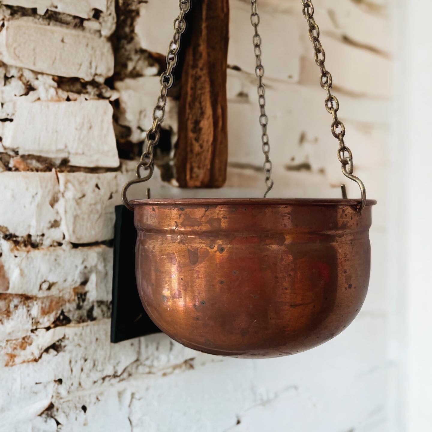 Two-bowl copper scale