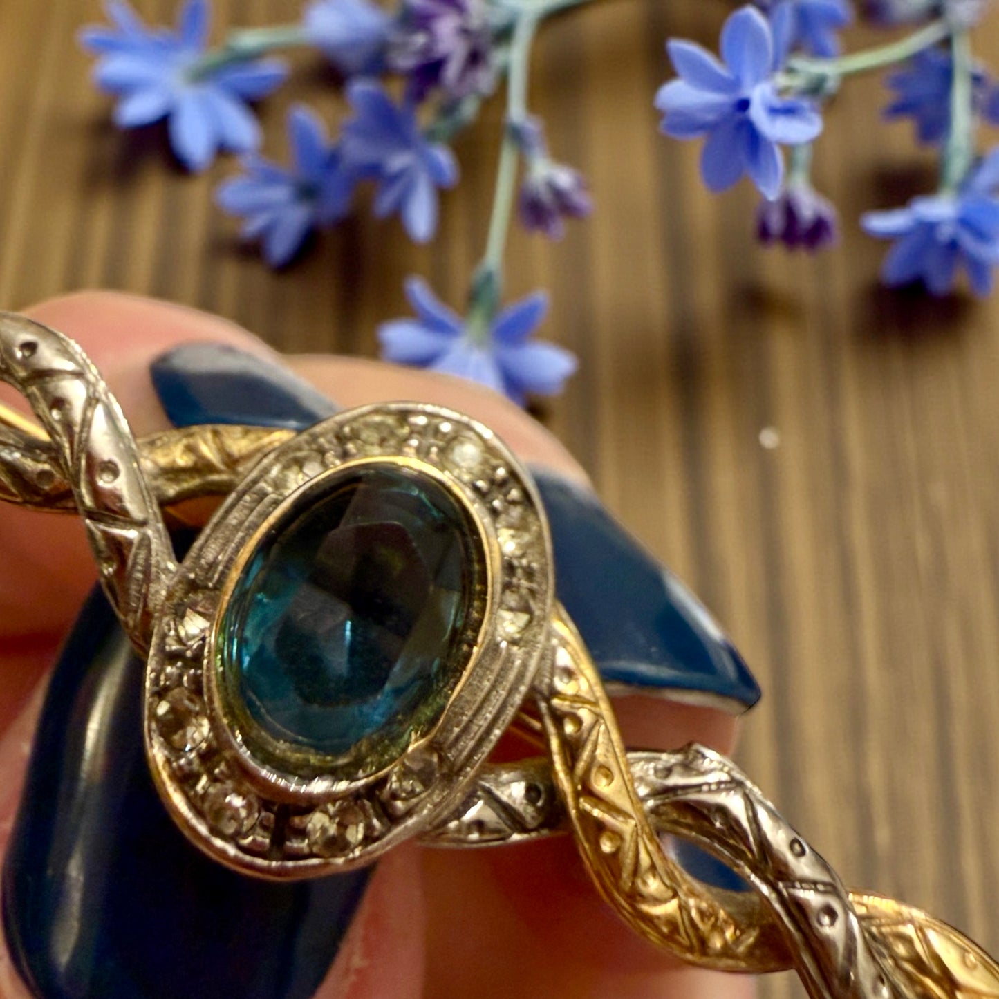 Spilla argento 925 con due serpenti intrecciati e pietra centrale, italiana, punz. Arezzo