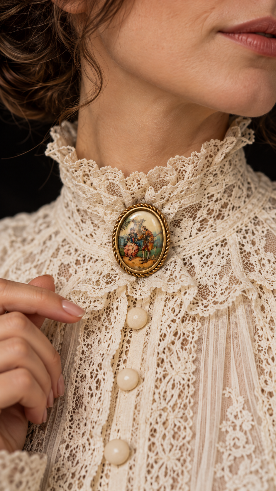 Spilla antica rococò “Il corteggiamento”