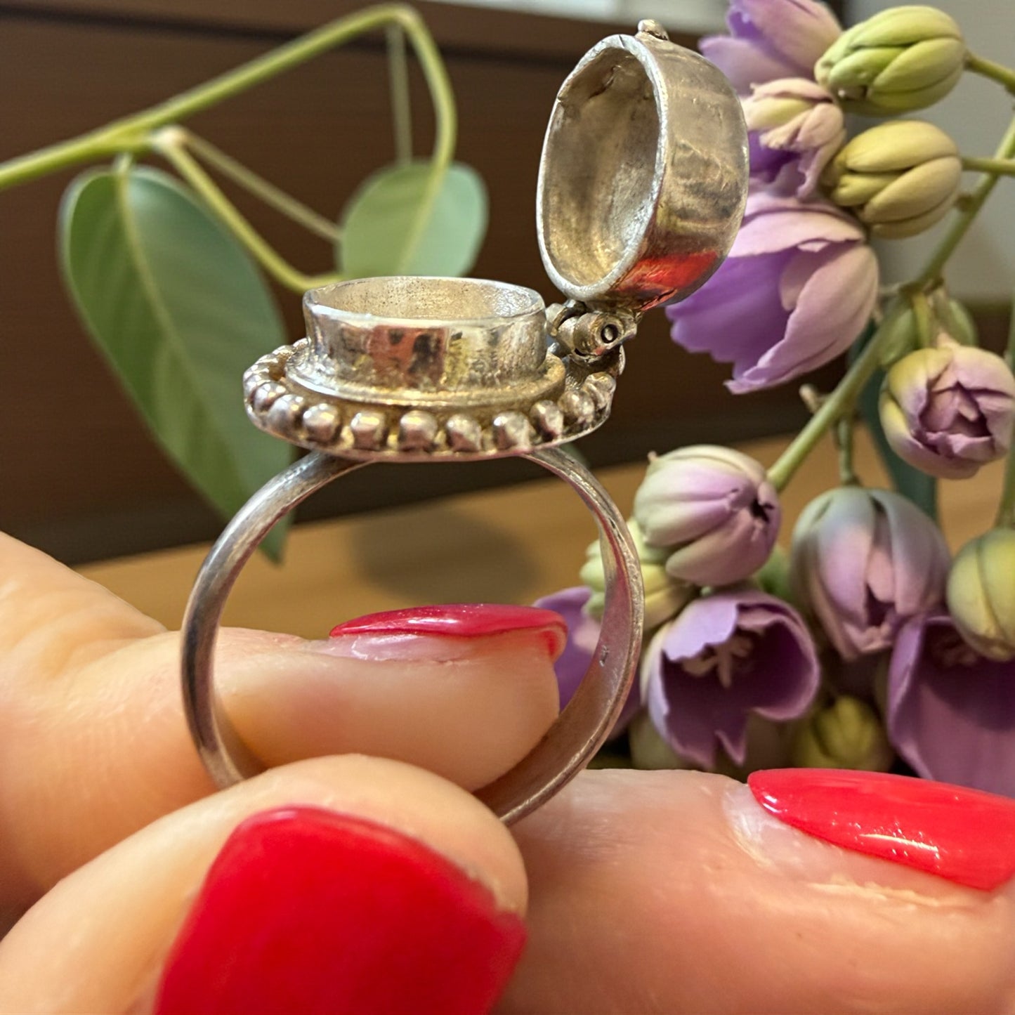 Anello devozionale con scomparto segreto da reliquia, primo ‘900 in argento 825