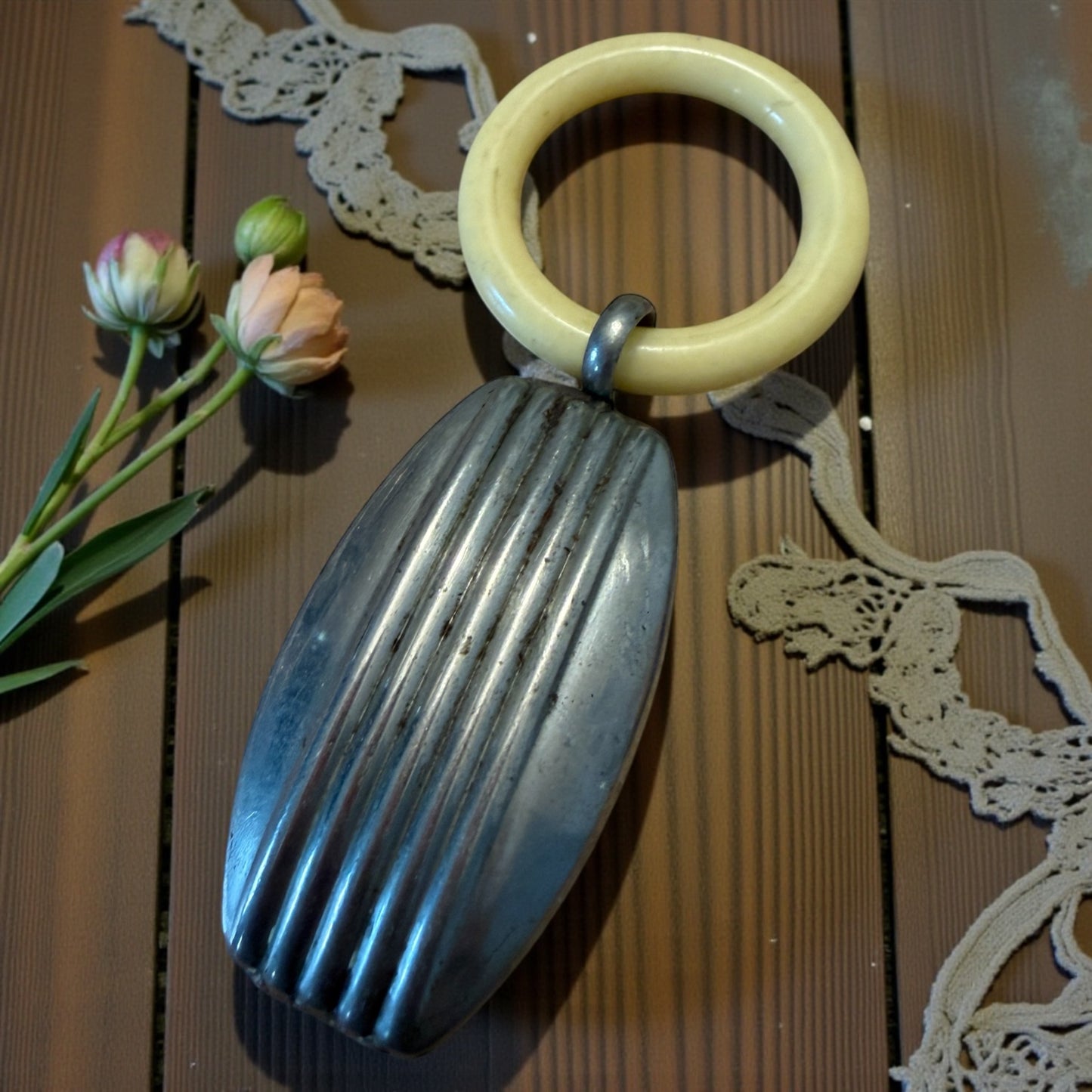 Antico sonaglio da bimbo art Déco con anello dentizione