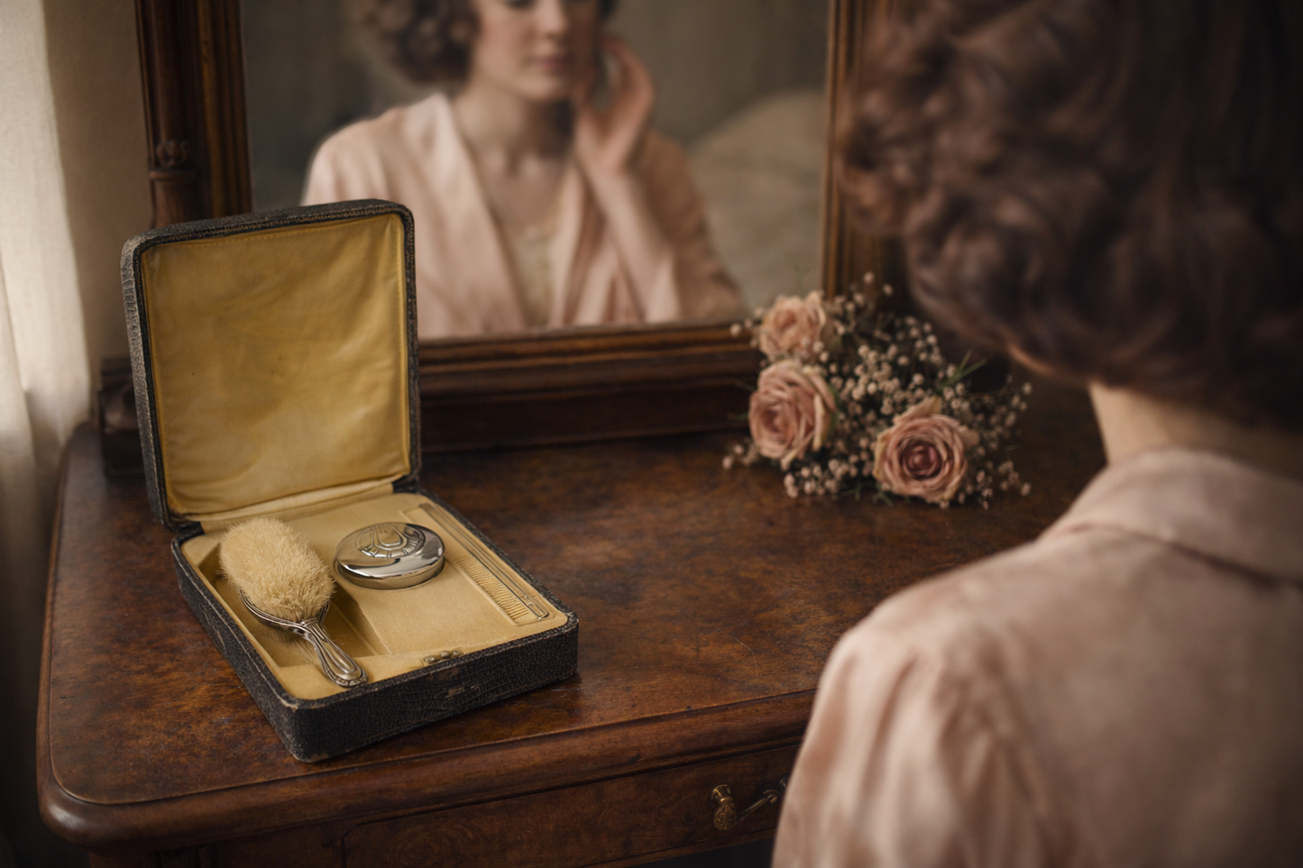 Set completo da toeletta anni ‘30, argento & placcato argento, in custodia d’epoca