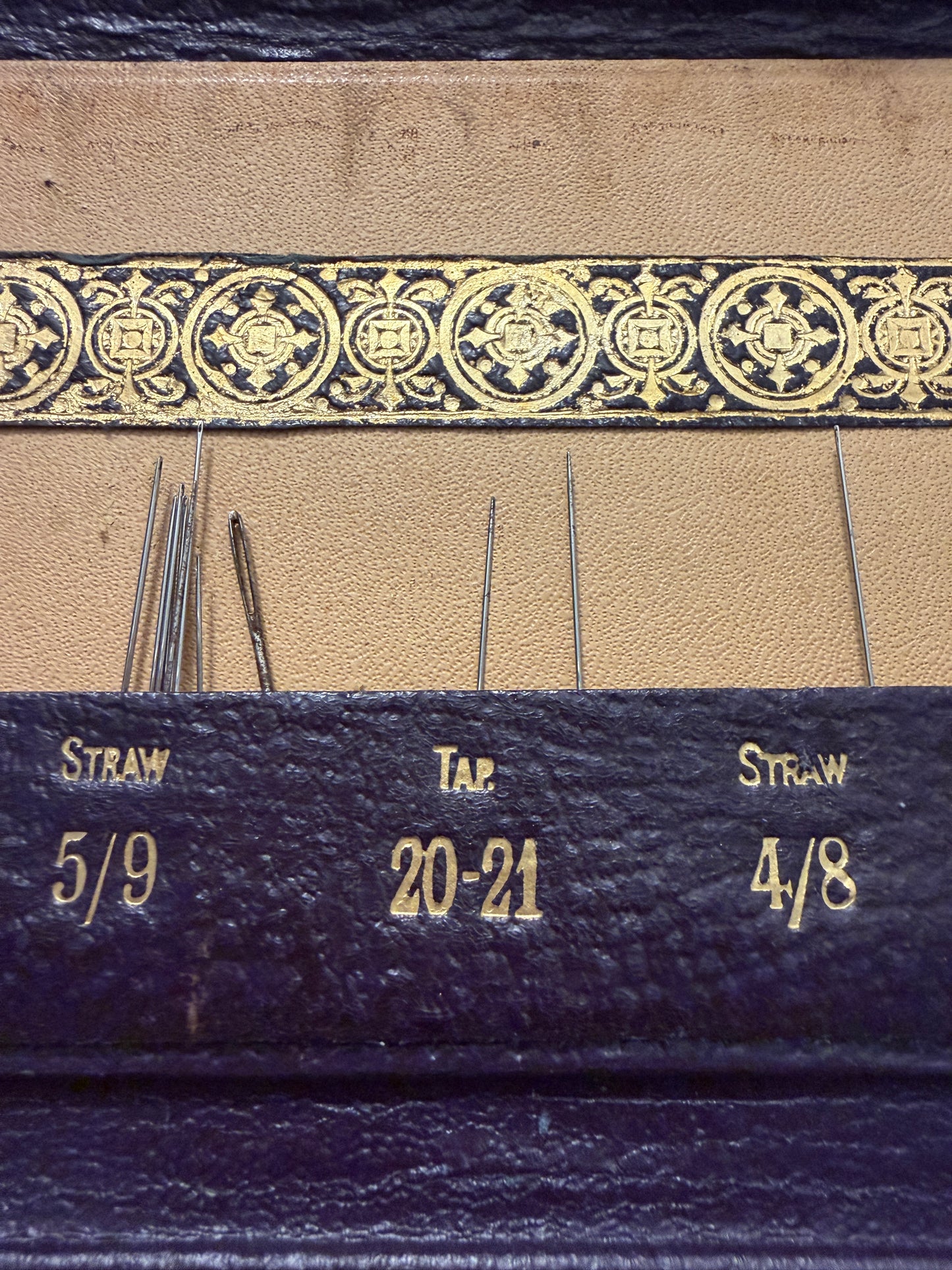 Antico porta aghi astuccio needle case completo Redditch primo ‘900
