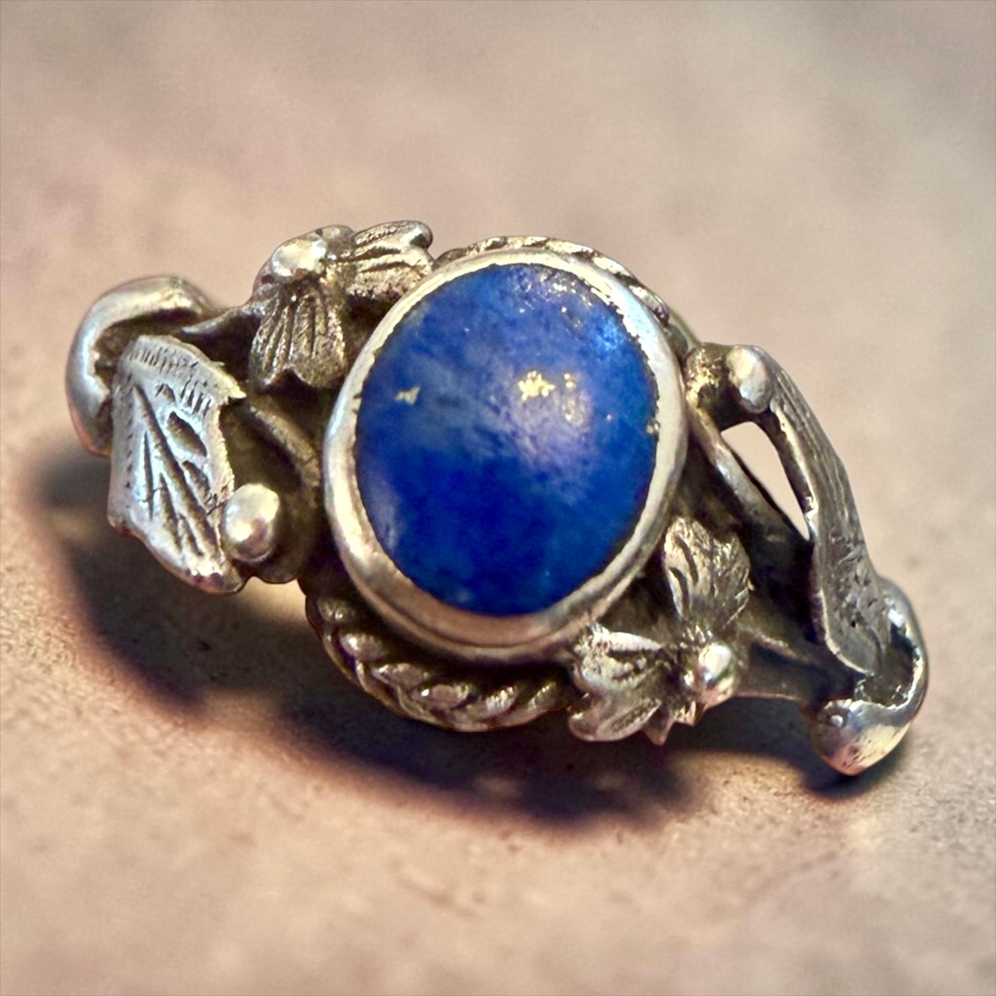 Anello in argento 925 con lapis naturale, anni ‘70