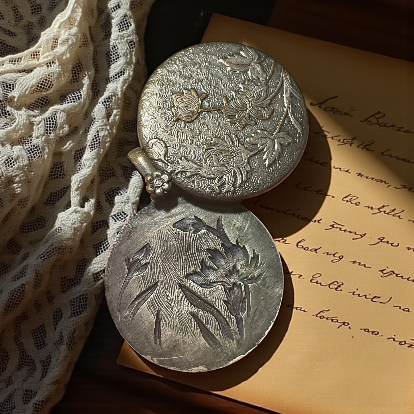 Pendente gioiello argento massiccio con specchio al mercurio, liberty, fine ‘800 - primo ‘900