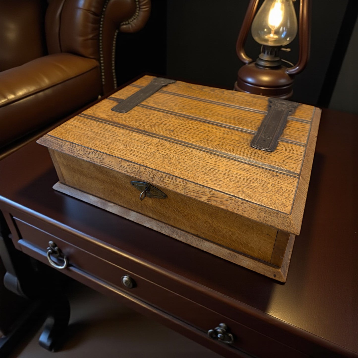 Antica scatola da scrittura, Belgio anni ‘30, con chiave funzionante e scomparto ribaltabile