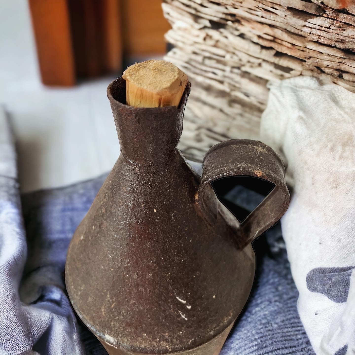 Oil bottle and half-liter measure