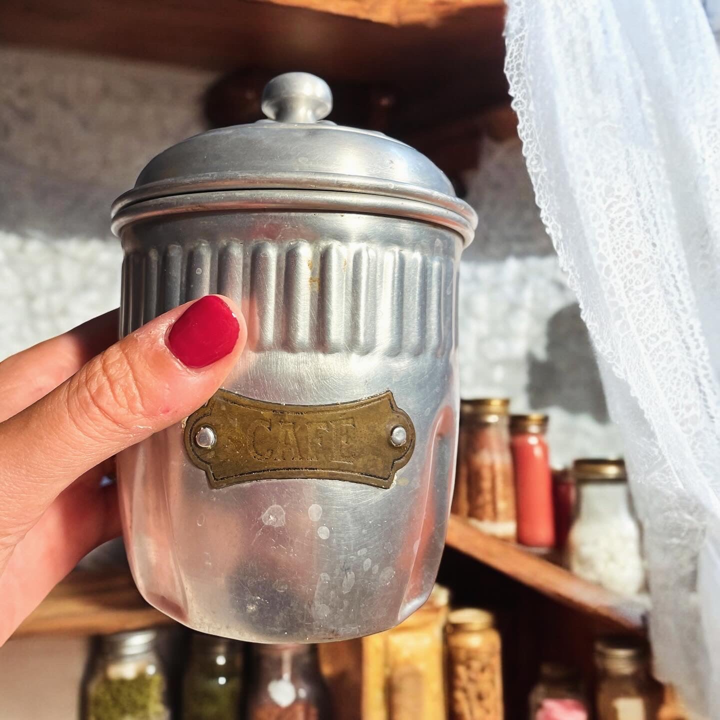 Set of 6 Provencal kitchen jars