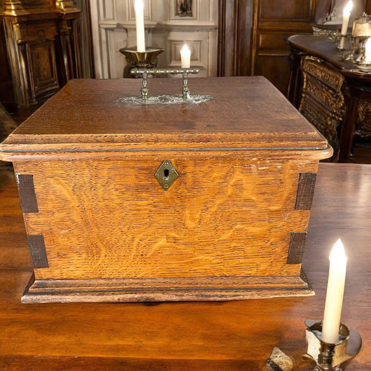 Antica cassetta con maniglia in rovere anni ‘30