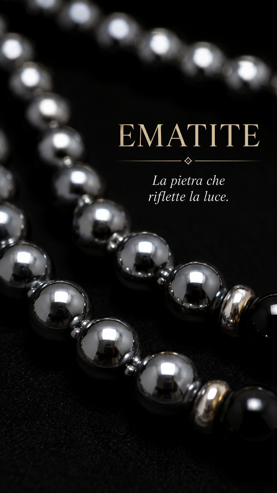 Splendido collier a due fili in perle lucidate di ematite con chiusura gioiello, anni ‘50-‘60
