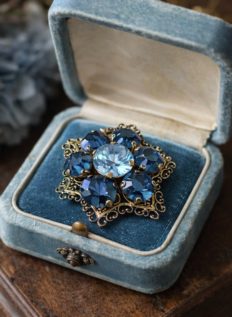 Spilla gioiello vintage cristalli azzurri e blu, anni ‘60